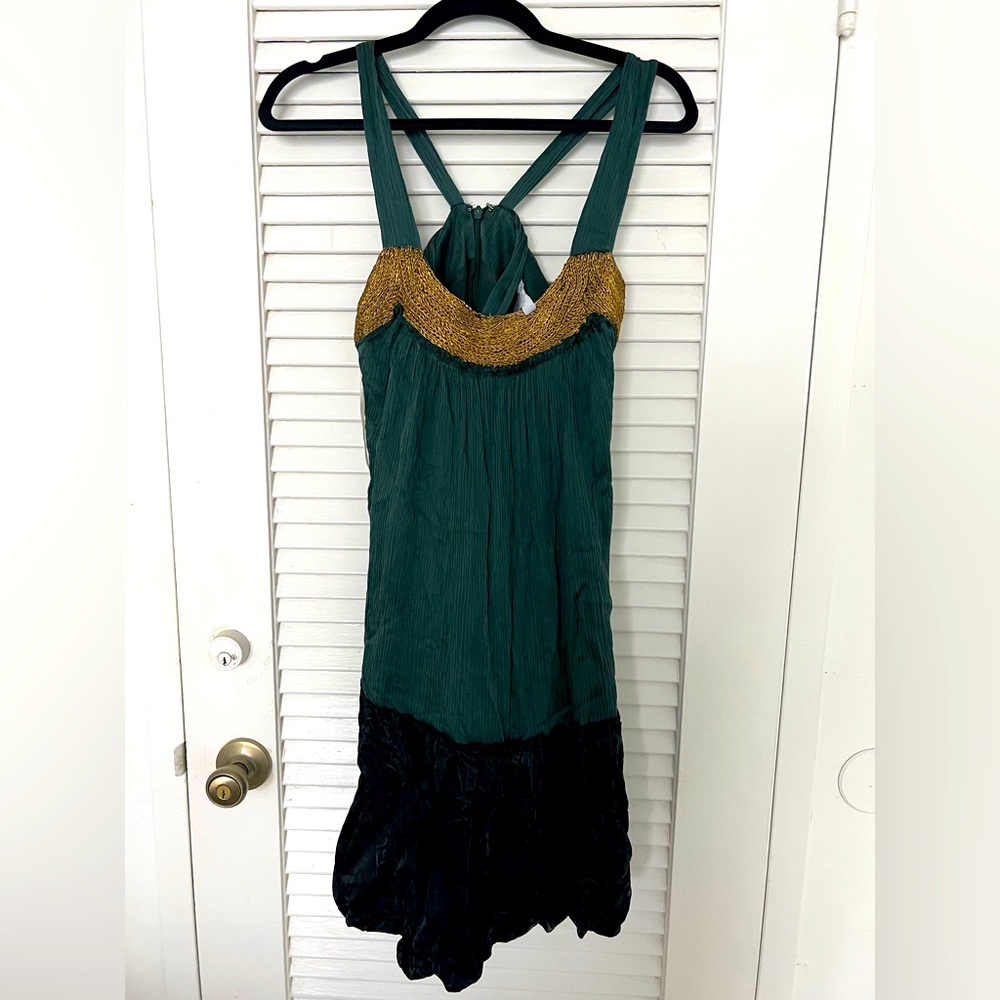Vera Wang dark green luxury silk dress with bow to tie on back, gold cleavage, 4